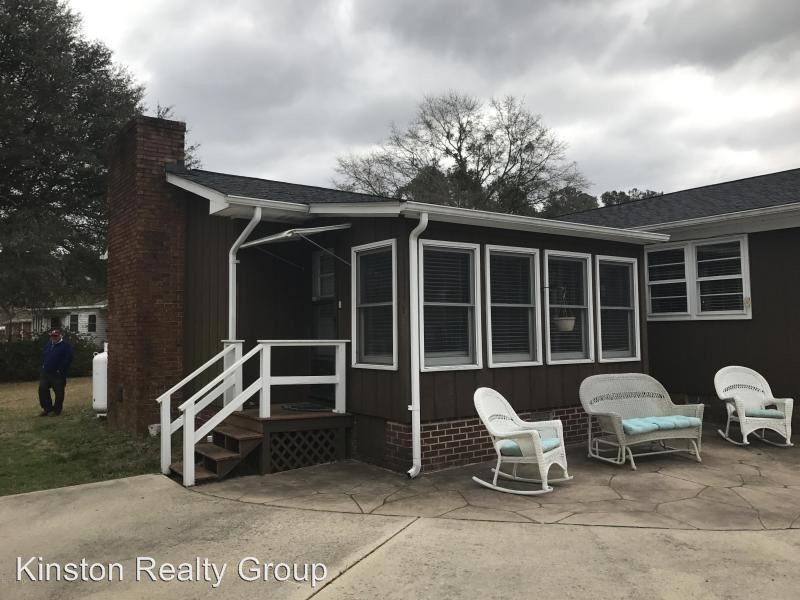 Building Photo - 712 Darden Dr