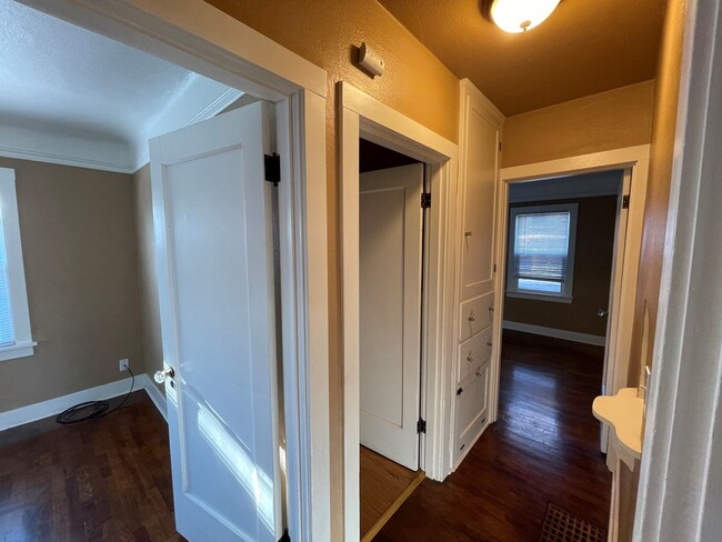 Foto del edificio - 2bd/1Ba Home by Davis High School!
