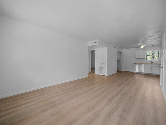 Foto del edificio - Ravenwood Apartments!!