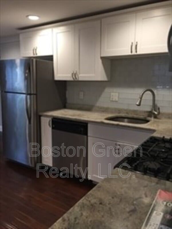 Building Photo - 140 Marcella St