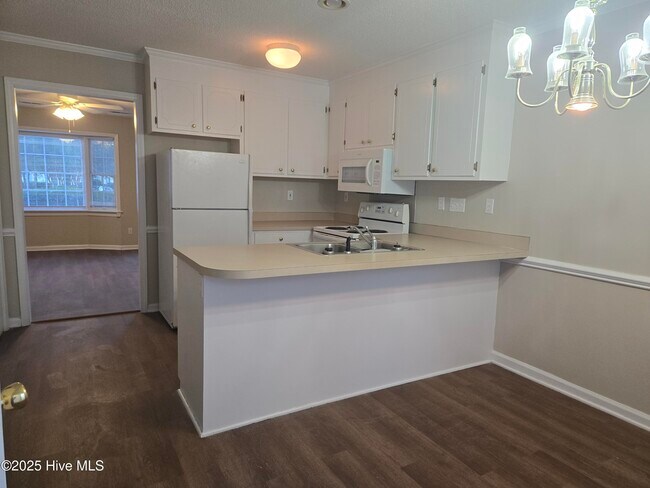Building Photo - 3807 Sterling Pointe Dr