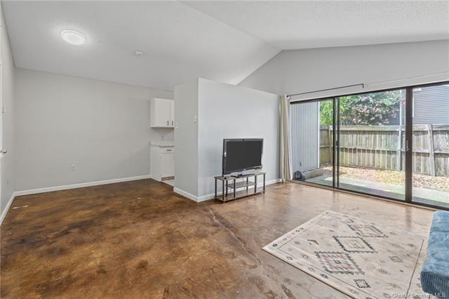 Building Photo - 1851 Fox Run Dr
