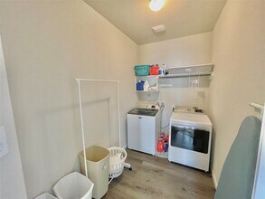 Building Photo - 25558 Woodmere Spur Ln
