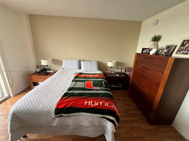 Foto del edificio - 1800 NW 24th Ave