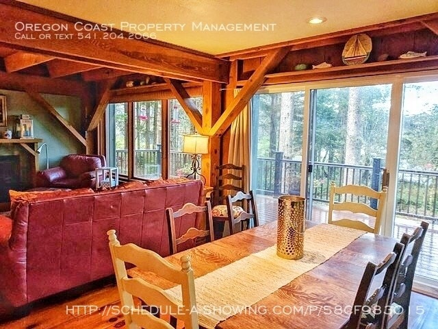 Building Photo - 1150 SW Walking Wood
