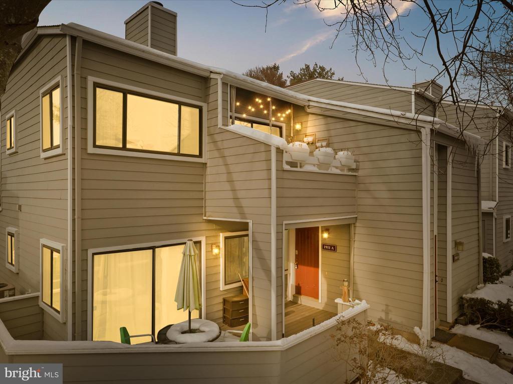 1911 Villaridge Dr Unit 1911B, Reston, VA 20191 Room for Rent in