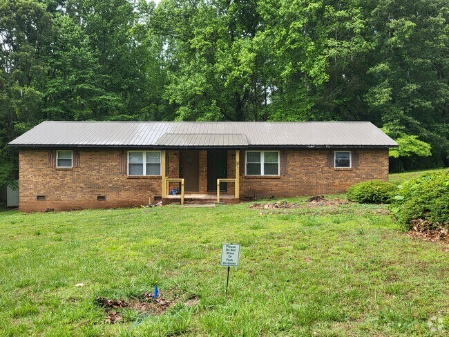 Building Photo - 3373 Loop Rd