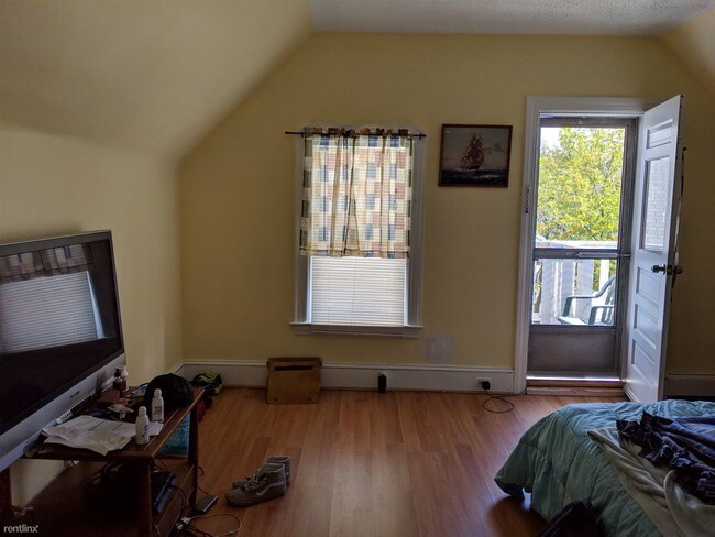 Building Photo - 2 br, 1 bath  - 99 Morrison Ave Apt 3