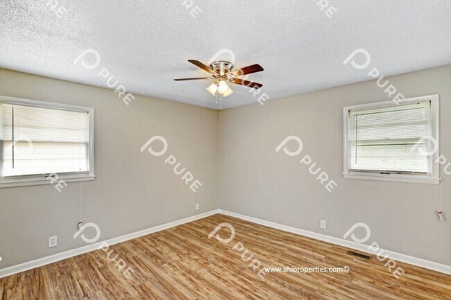 Foto del edificio - 4729 Bluehaven Dr NW