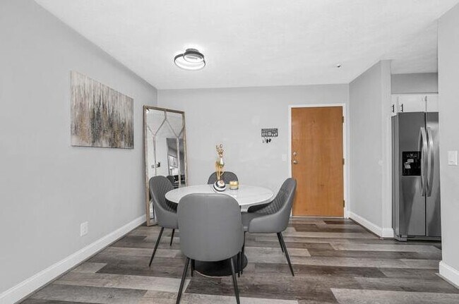 Foto del edificio - 210 Brook Village Rd