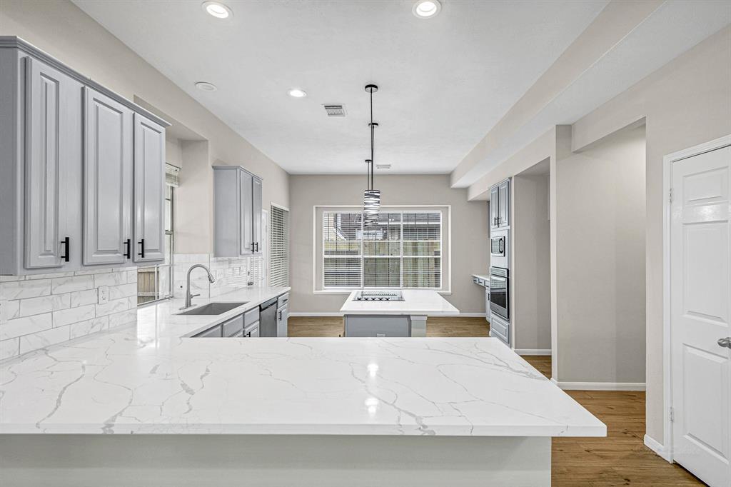 Foto principal - 8827 Lawncliff Ln