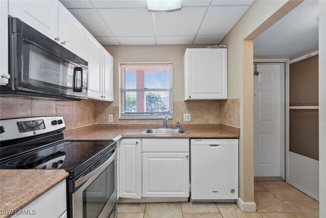 Foto del edificio - 170 Turtle Lake Ct
