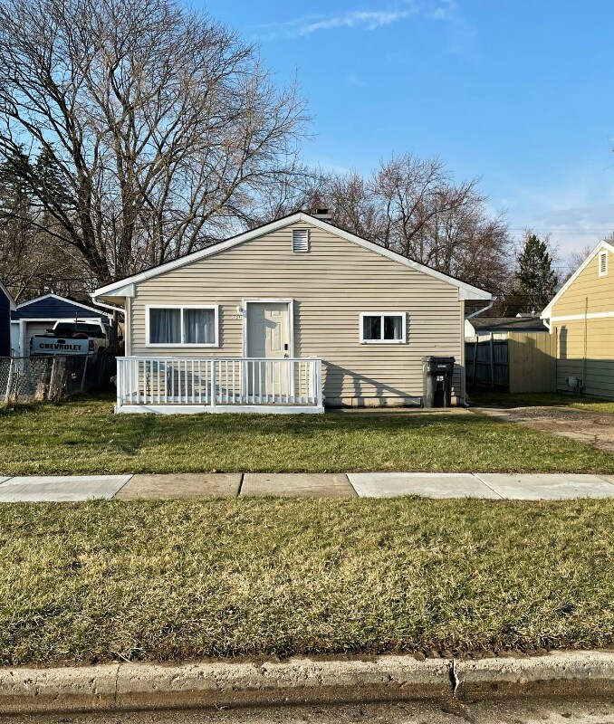 Foto principal - 240 W Ann Arbor Ave