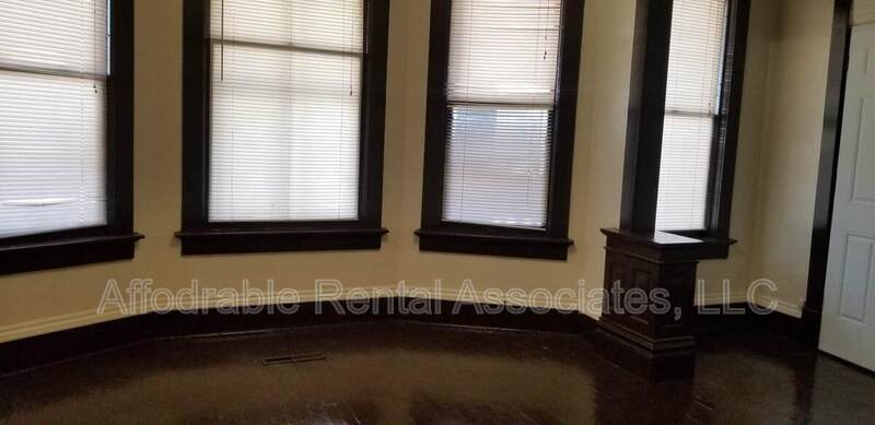Foto principal - 739 S 24th St
