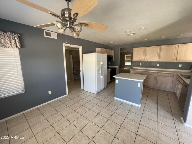 Building Photo - 3404 E Wyatt Way