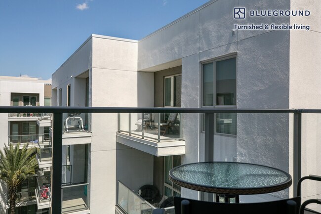 Foto del edificio - 6161 Fairmount Ave