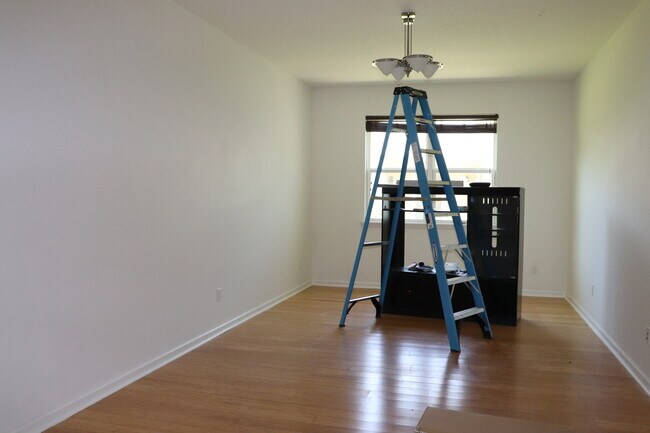 Building Photo - 28 Abacus Ave