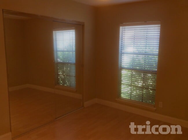 Building Photo - 6905 Forestview Dr