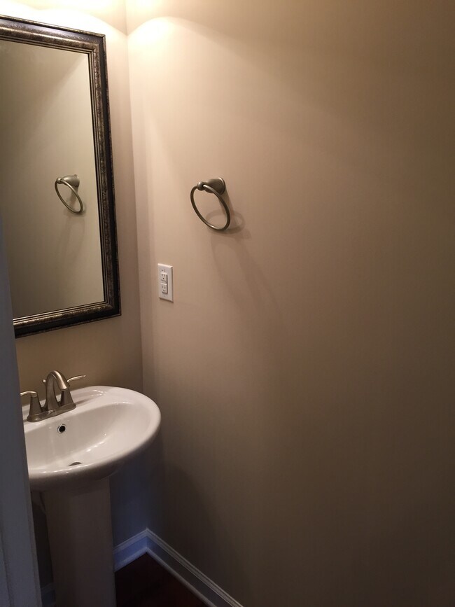 Foto del edificio - 3356 Twinrose Pl