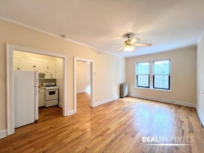 Building Photo - 1 bedroom in CHICAGO IL 60625