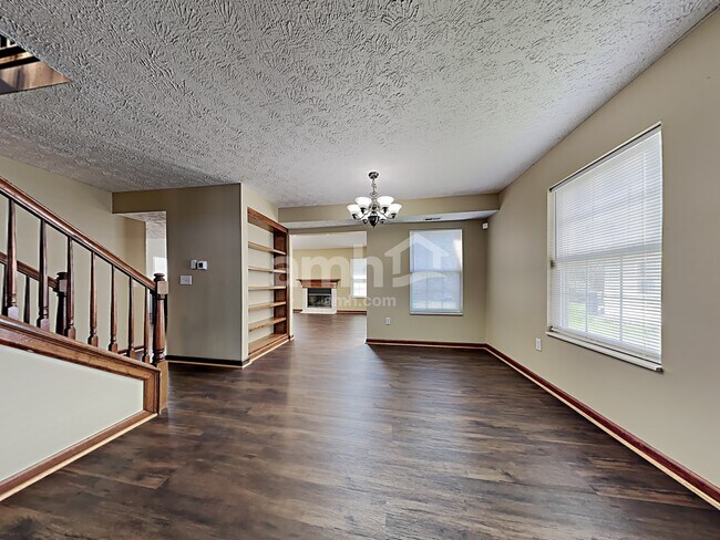 Foto del edificio - 11205 Cowan Lake Court