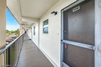 Building Photo - 1000 Manatee Rd