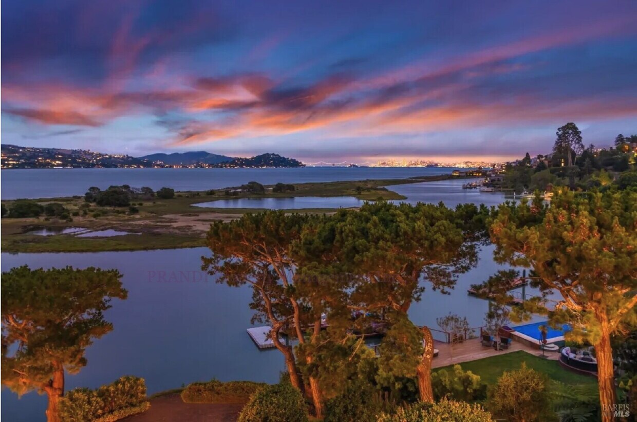 Foto principal - Amazing Unit in Water Front Strawberry Home