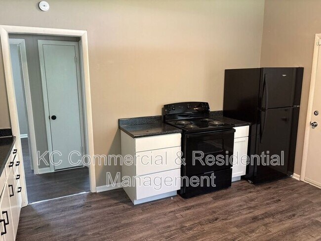 Foto del edificio - 9211 E 50th Terrace