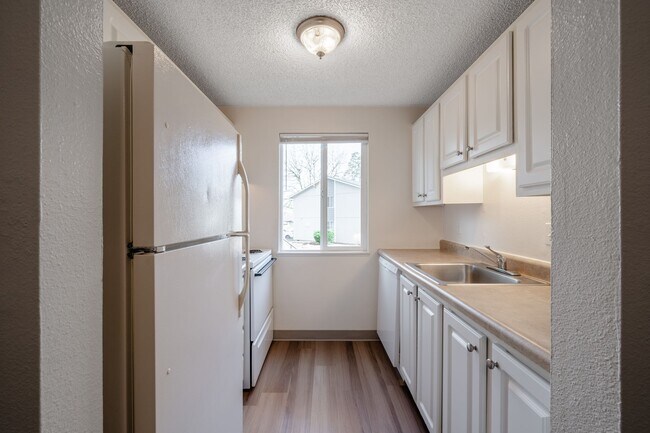 Foto del edificio - St. Johns 1 bedroom 1 bath in park-like setting.