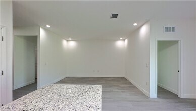 Building Photo - 5018 Quebec Rd