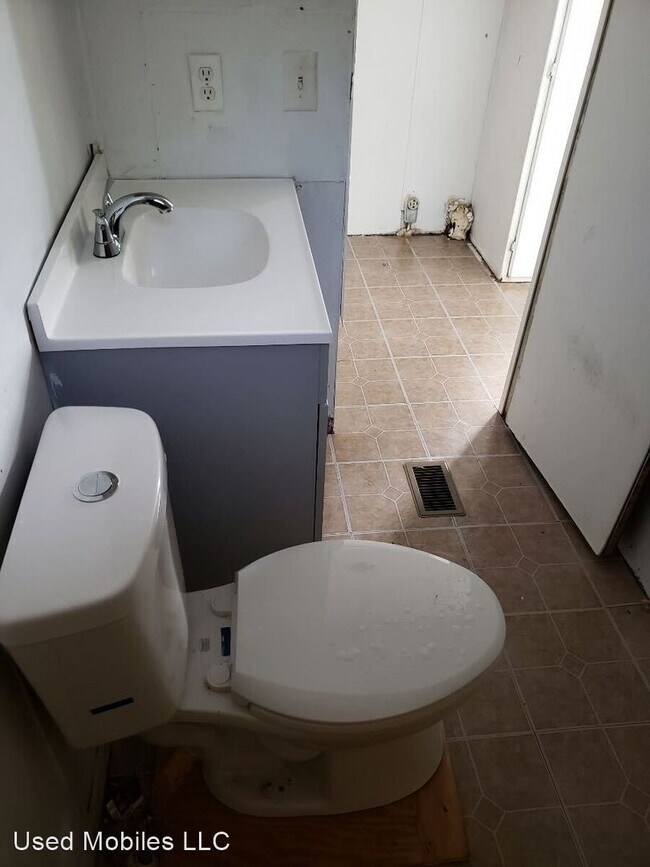 Foto del edificio - 2 br, 1 bath House - 353 Old Charleston Rd