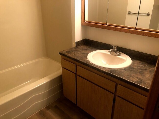 Foto del edificio - 3 br, 2.5 bath House - 1665 Crescent Ave