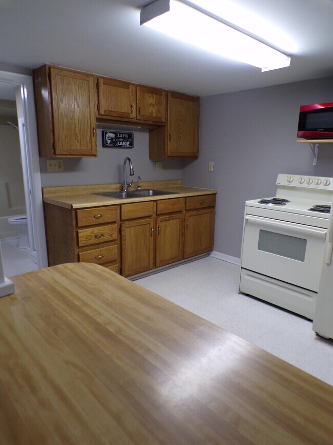 Foto del edificio - 2560 Oakwood Dr