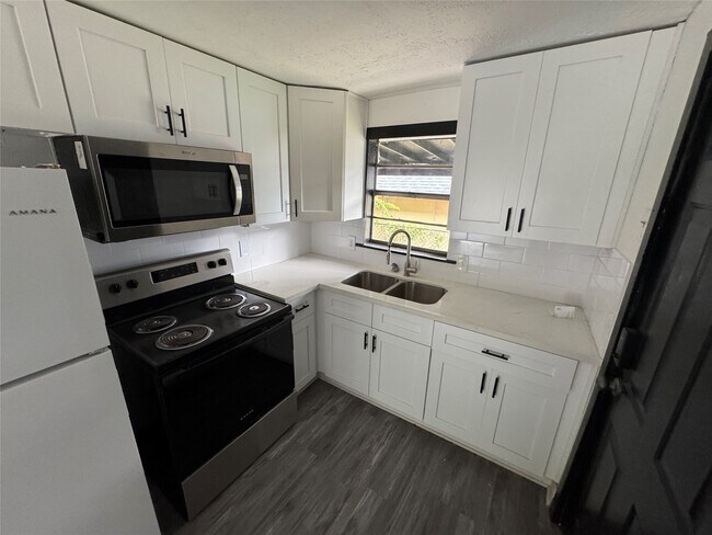 Building Photo - 1506 Luzon St