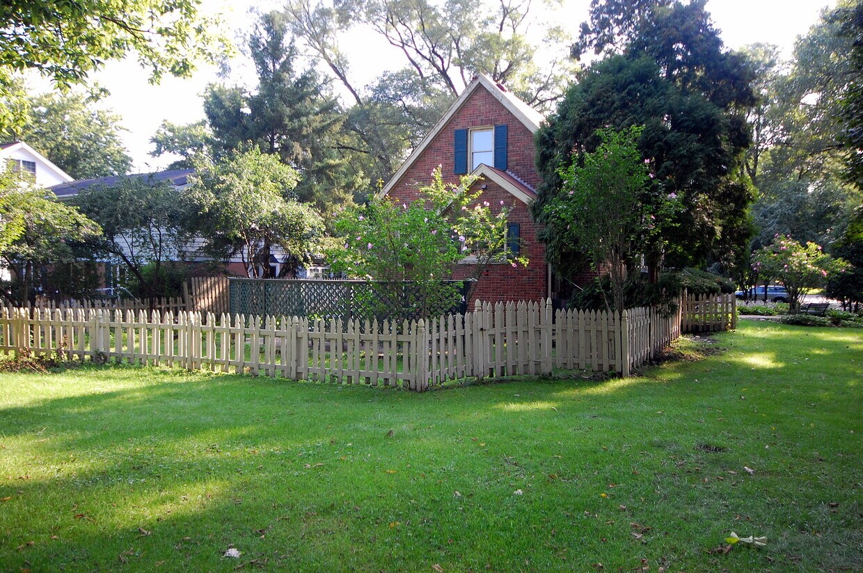 533 N County Line Rd, Hinsdale, IL 60521 House Rental in Hinsdale, IL