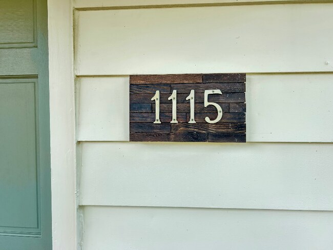 Foto del edificio - 1115 Division Street