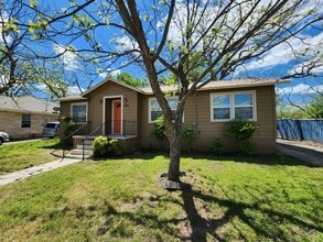 Building Photo - 206 N Arnold St