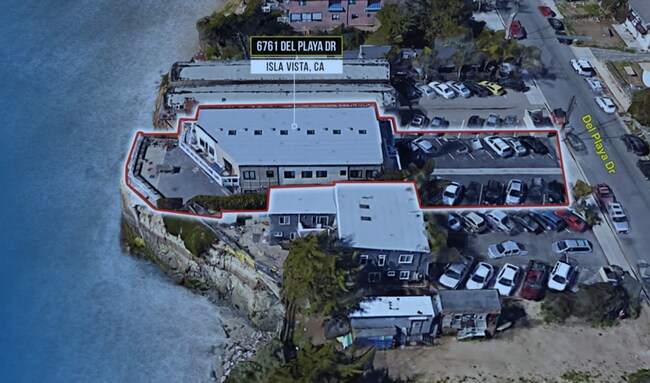 Foto del edificio - 4 Bed 2 Bath Ocean front on Del Playa Dr.