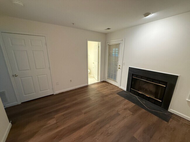 Foto del edificio - Beautiful 3 bed/3.5 Bath in ideal location!