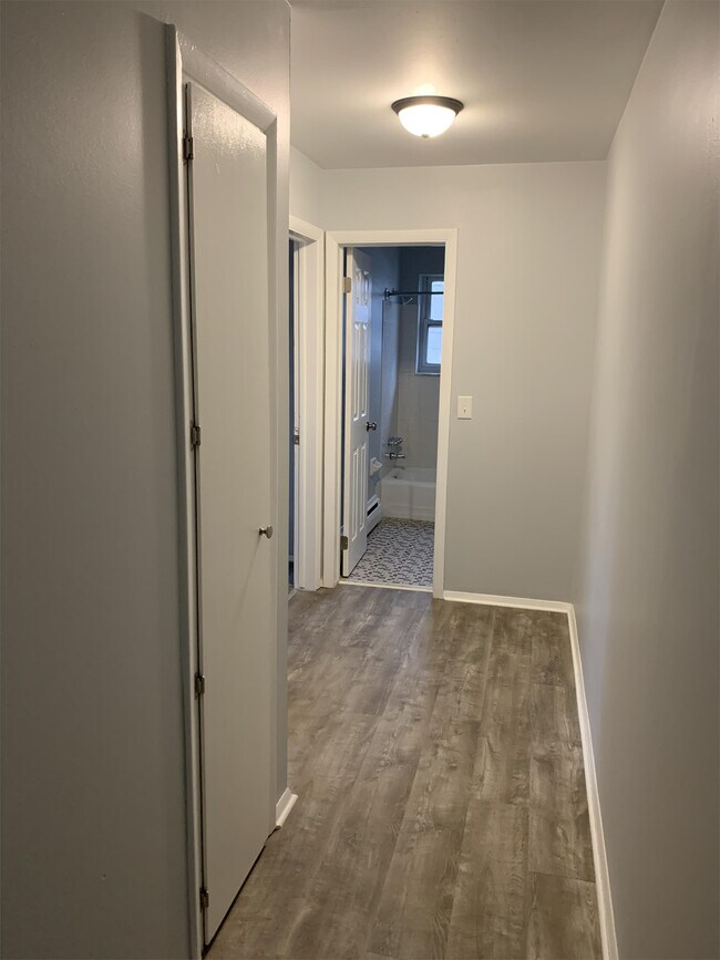 Building Photo - 3006 Harwick Dr