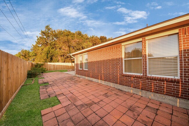 Foto del edificio - 9622 Sugarblossom Ln