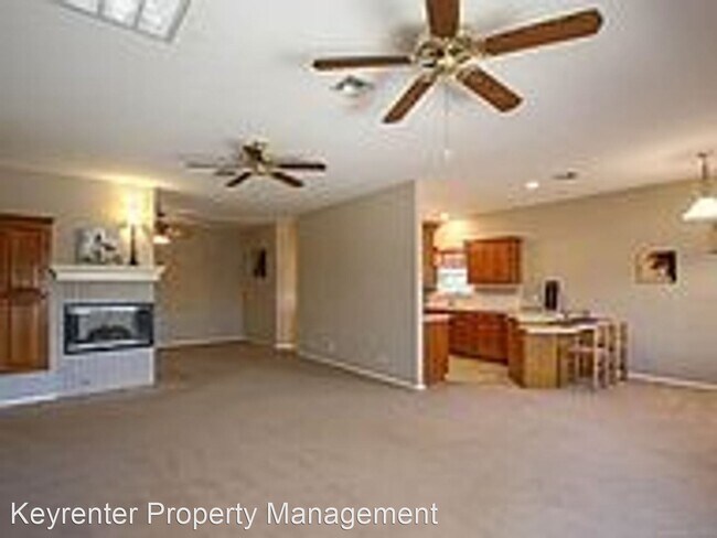 Foto del edificio - 3 br, 2 bath House - 5221 Redbud Dr