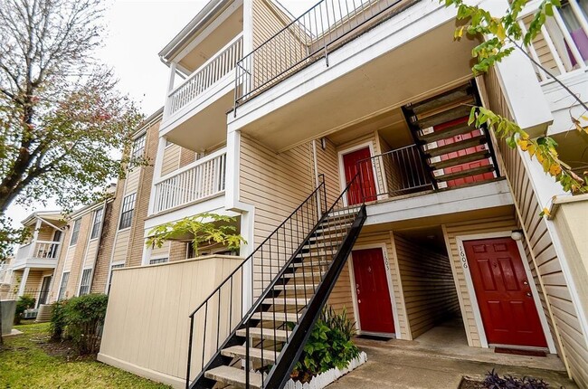 Building Photo - 2750 Holly Hall St
