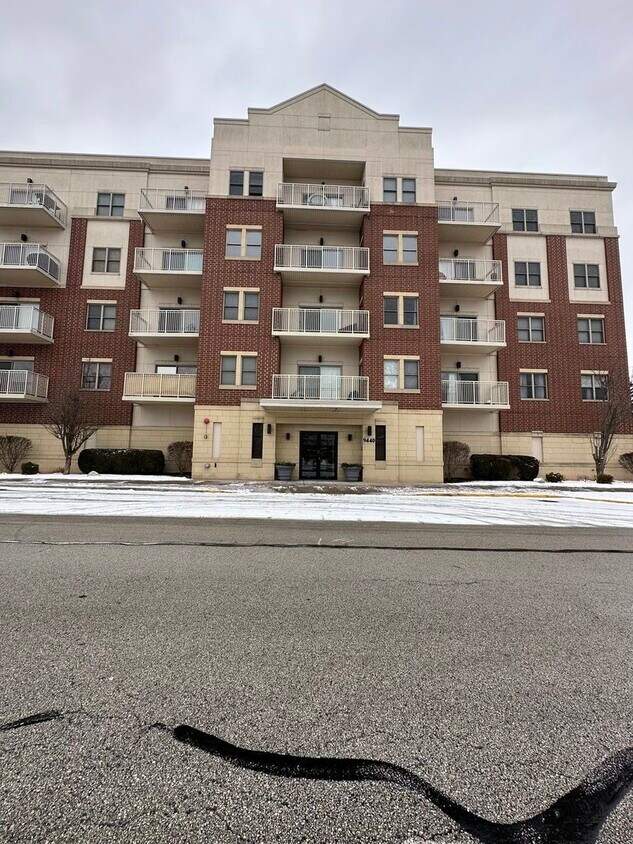 Foto principal - 9440 S 51st Ave