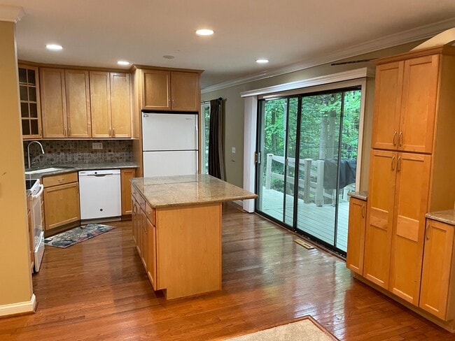 Building Photo - 12275 Moss Ridge Cir