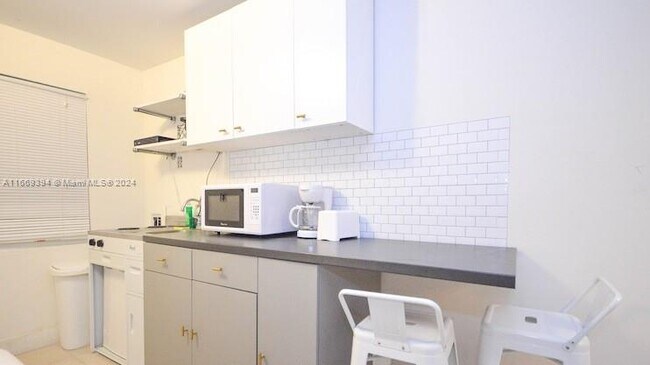 Foto del edificio - 1768 SW 22nd Ave