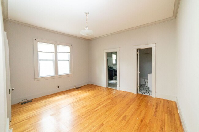 Foto del edificio - 5002 Dakota Ave