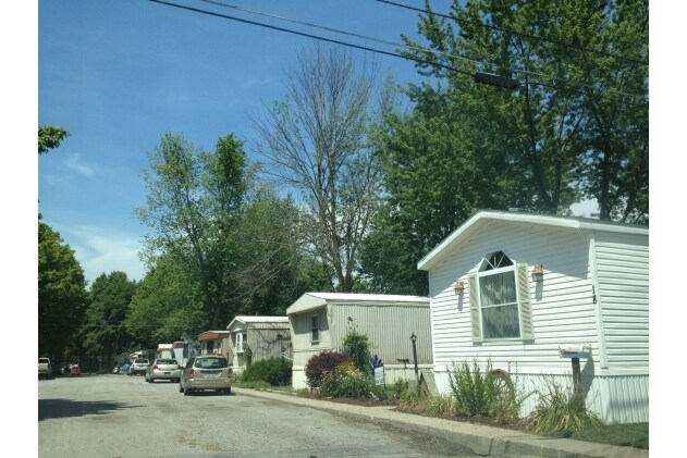 Building Photo - Black Creek Village