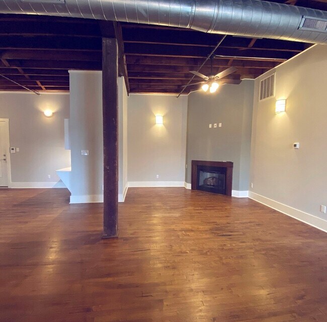 Sala de estar - 1200 Commerce St