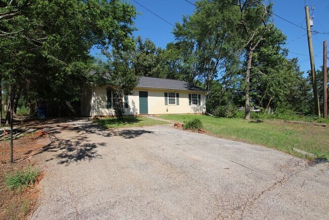 Building Photo - Available Now! Cozy 3/1.5 in Bullard ISD!